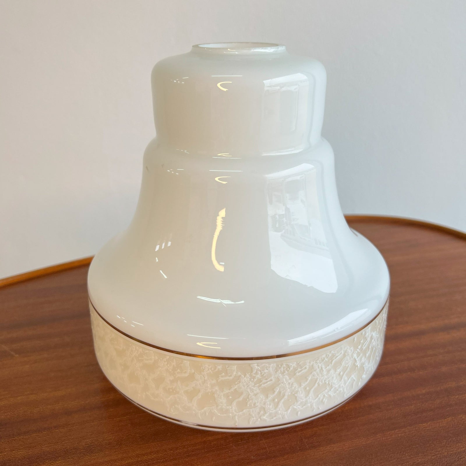 White Glass 60's Shade - The Finishing Store South Africa