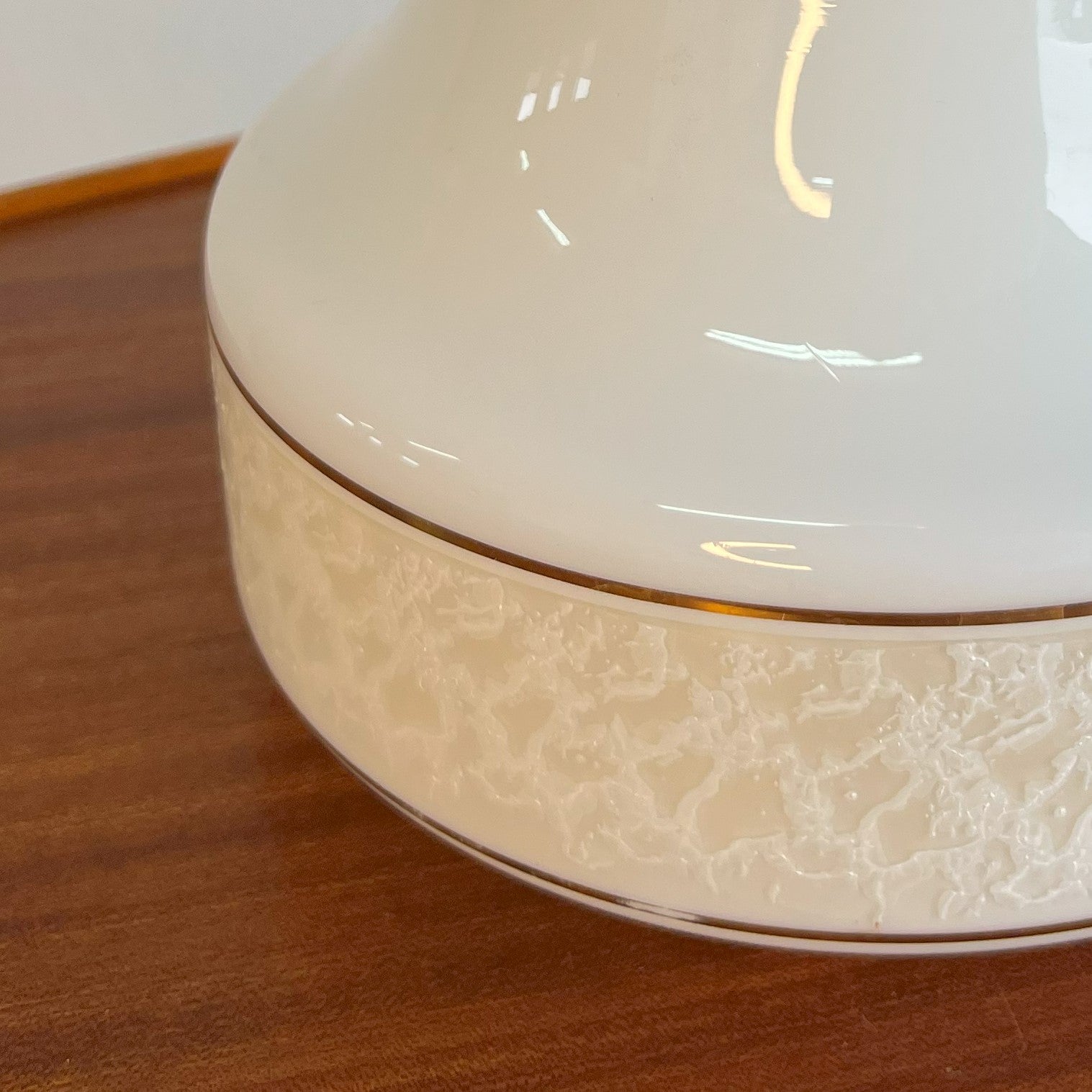 White Glass 60's Shade - The Finishing Store South Africa